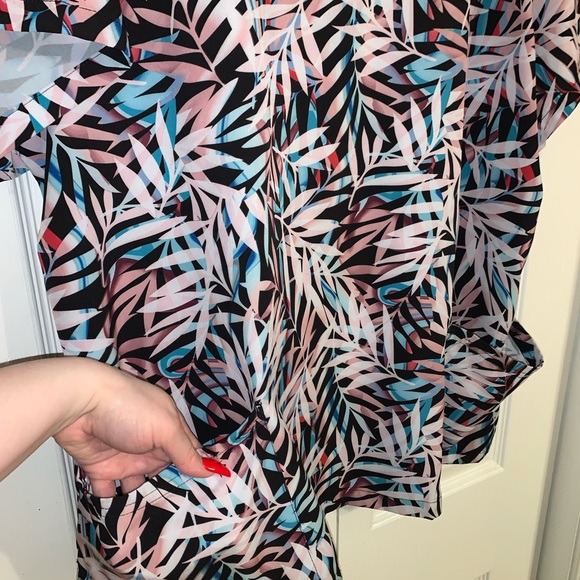 Strictly Scrubs Top ♥︎ - Picture 2 of 3